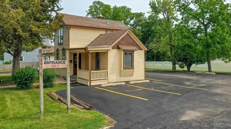 6 - 21 North 9th Street St. Charles IL 60174