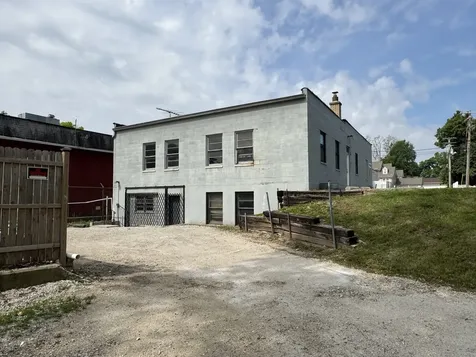 6 - 21 North 9th Street St. Charles IL 60174