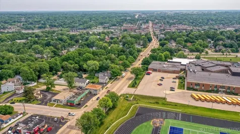 6 - 21 North 9th Street St. Charles IL 60174