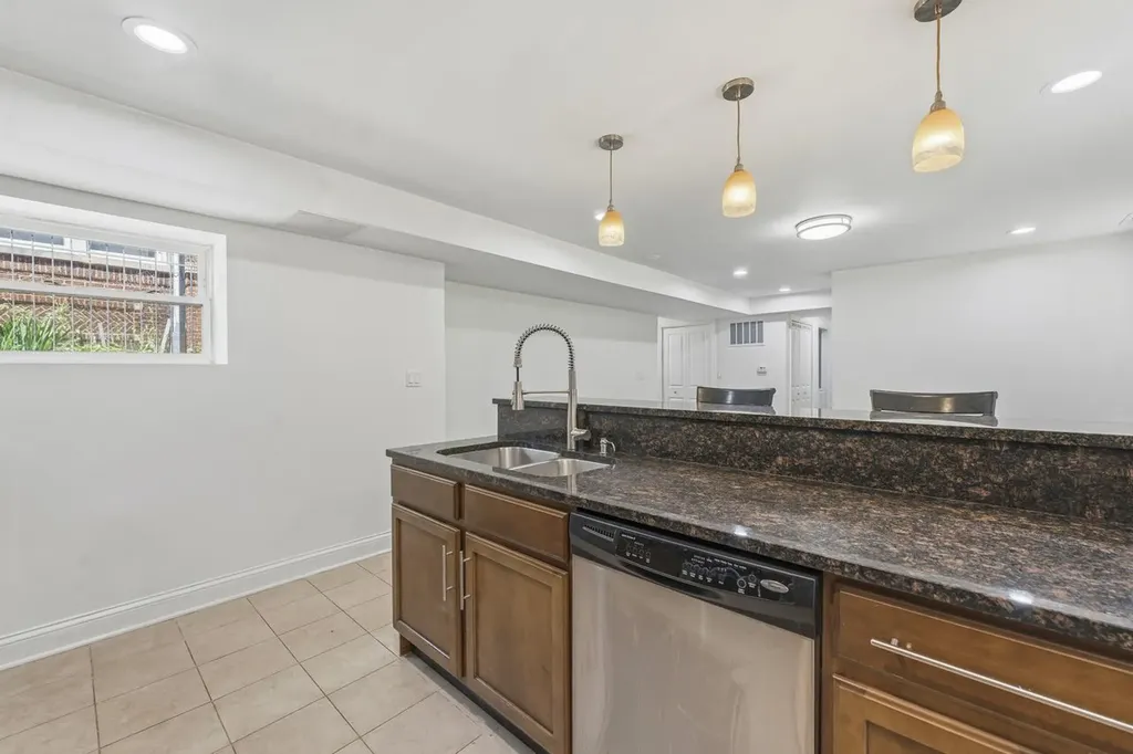 7733 North Marshfield Avenue Chicago IL 60626