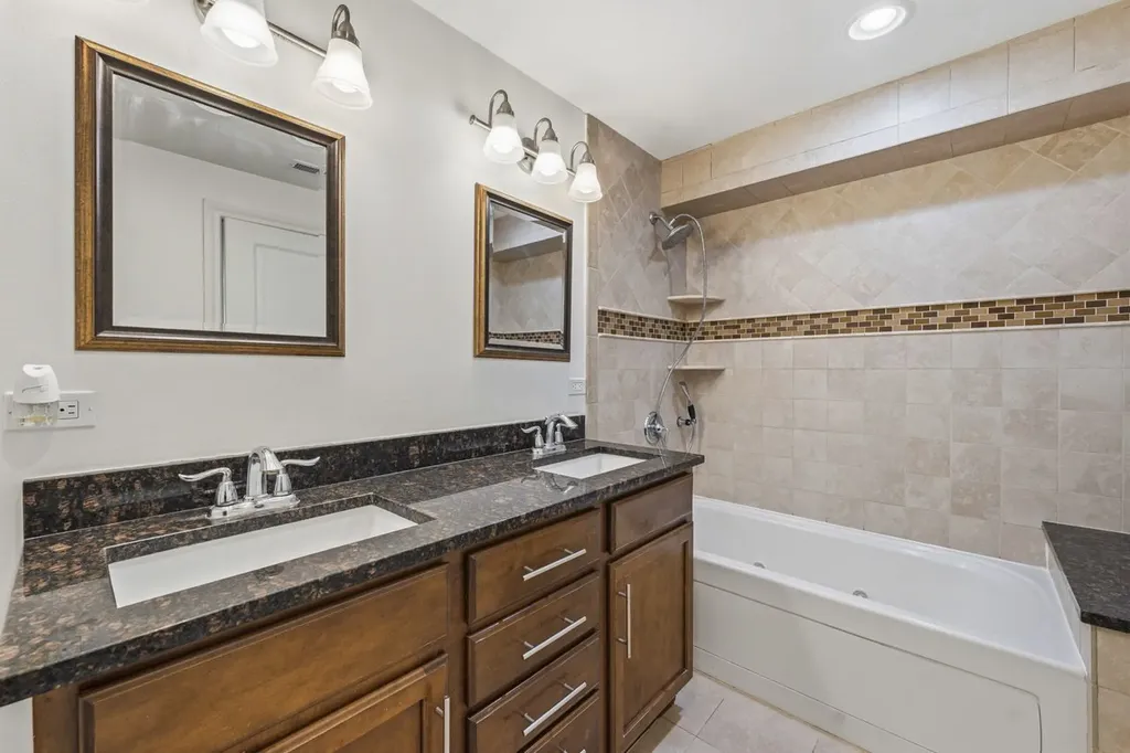 7733 North Marshfield Avenue Chicago IL 60626