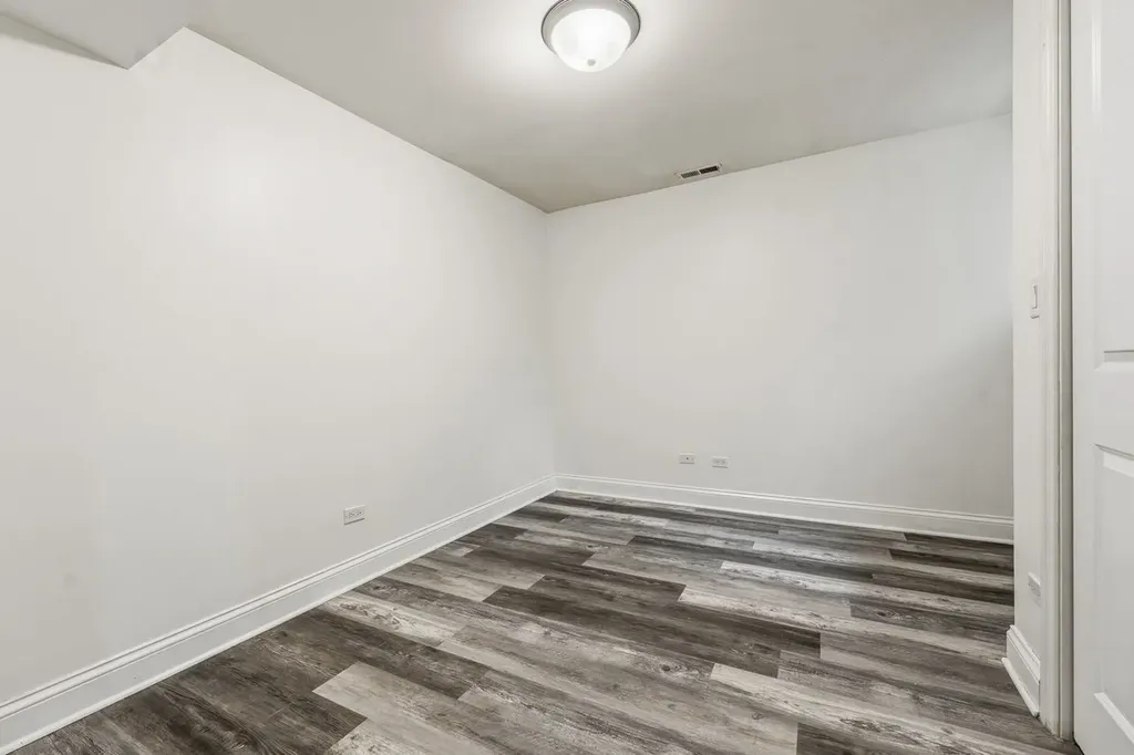 7733 North Marshfield Avenue Chicago IL 60626