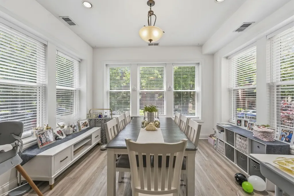 7733 North Marshfield Avenue Chicago IL 60626