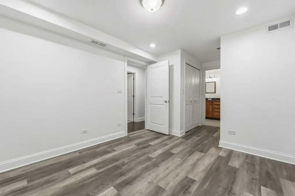 7733 North Marshfield Avenue Chicago IL 60626