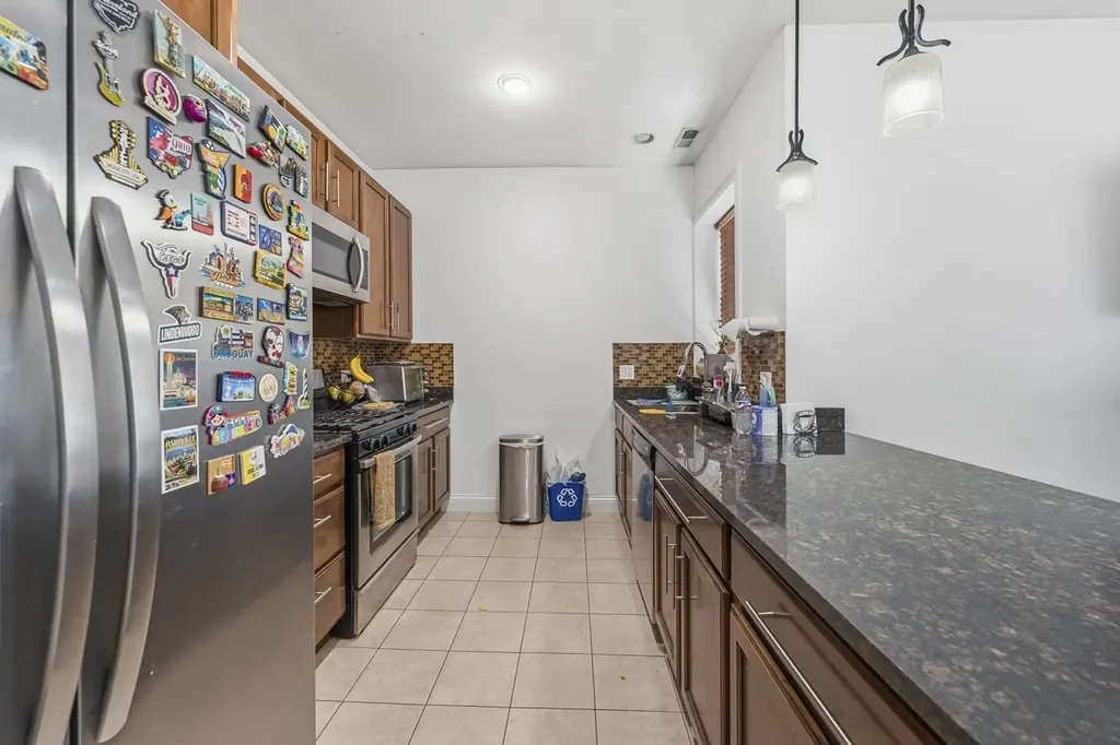 7733 North Marshfield Avenue Chicago IL 60626