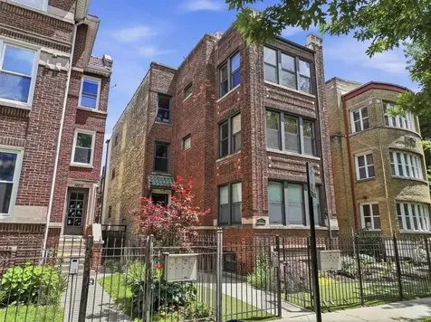 7733 North Marshfield Avenue Chicago IL 60626
