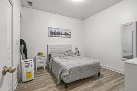 7733 North Marshfield Avenue Chicago IL 60626
