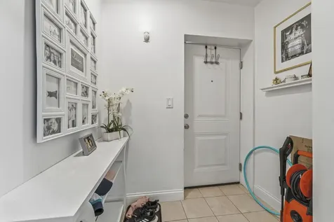 7733 North Marshfield Avenue Chicago IL 60626