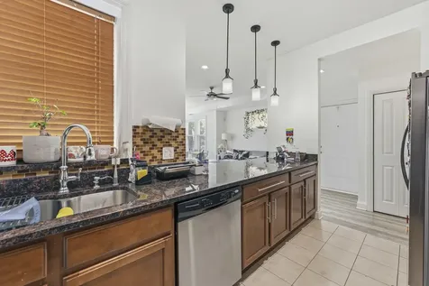 7733 North Marshfield Avenue Chicago IL 60626