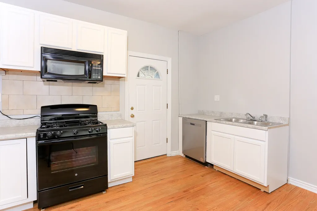 3436 West Huron Street Chicago IL 60624