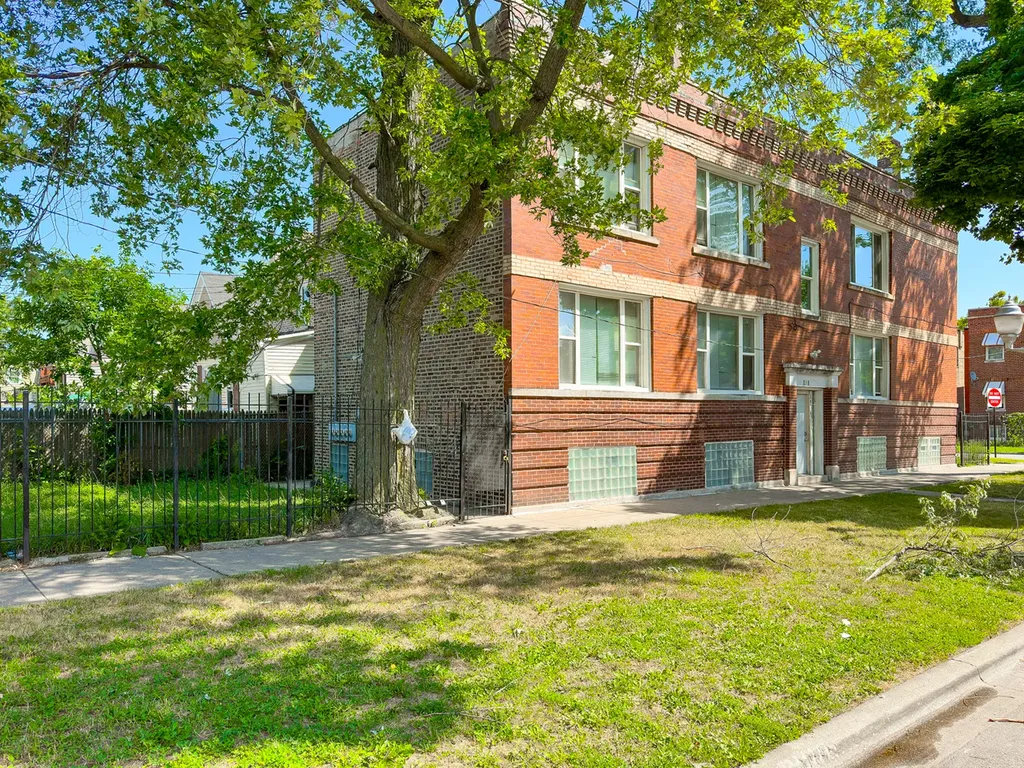 3436 West Huron Street Chicago IL 60624