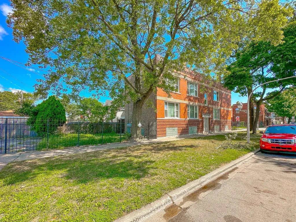 3436 West Huron Street Chicago IL 60624