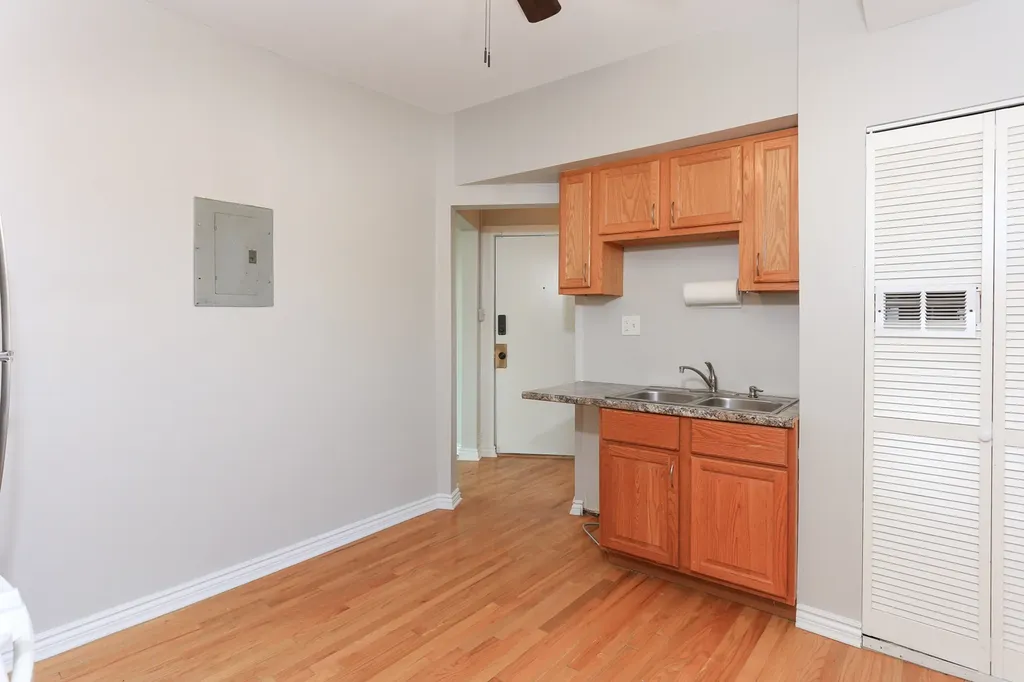 3436 West Huron Street Chicago IL 60624