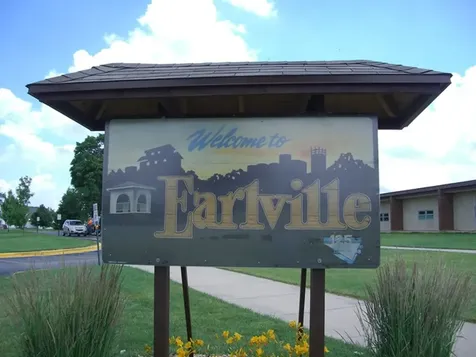 641/643 Effie Drive Earlville IL 60518