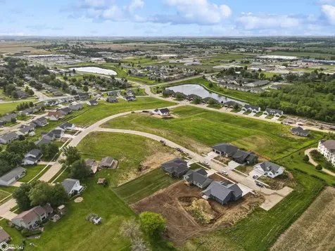 804 Woodside Drive Marshalltown IA 50158