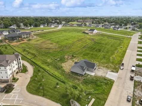 807 W Merle Hibbs Boulevard Marshalltown IA 50158