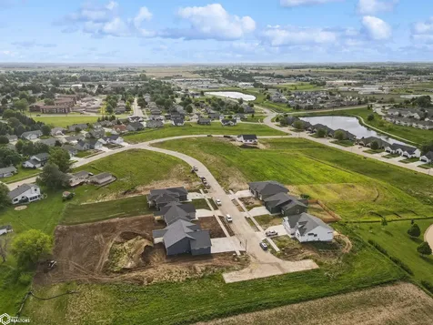 2622 Knollway Drive Marshalltown IA 50158