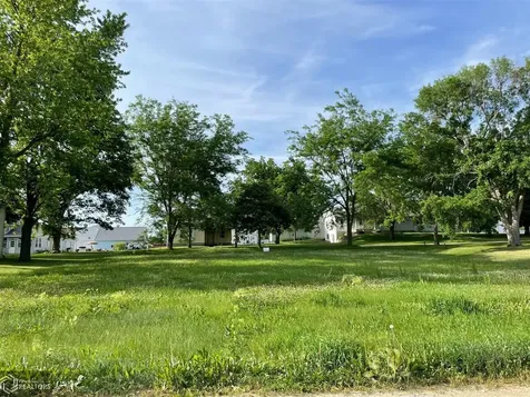 511 8th Street Traer IA 50675-9575
