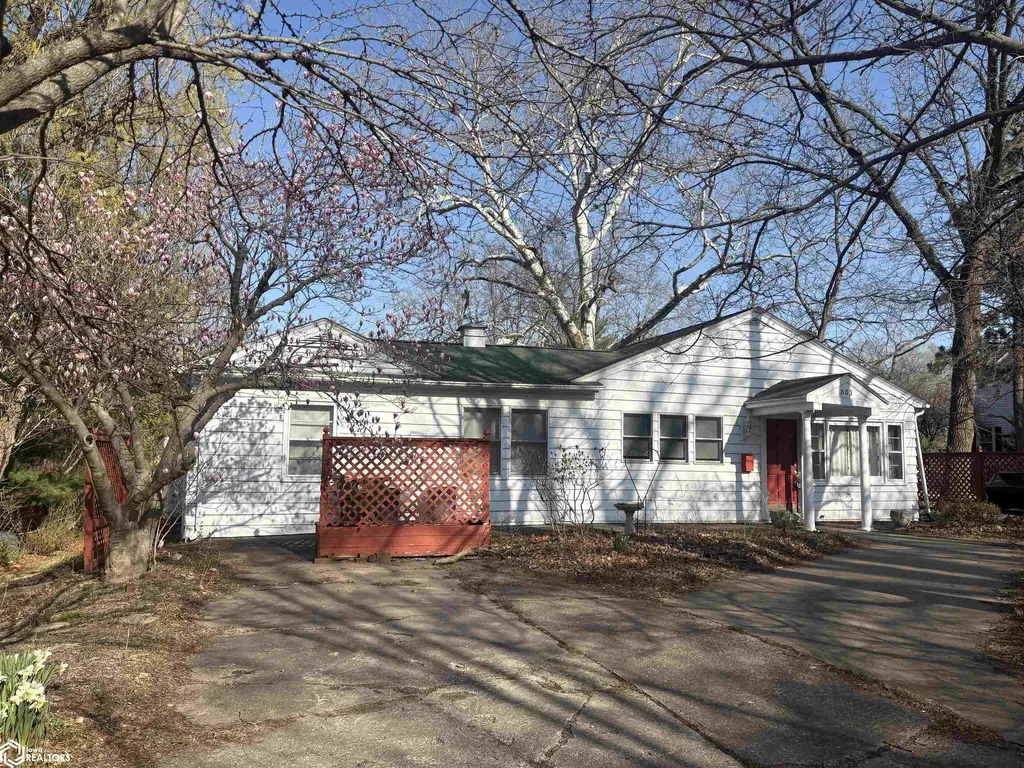 803 S Main Street Fairfield IA 52556