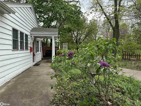 803 S Main Street Fairfield IA 52556