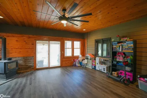 617 B Avenue E Albia IA 52531