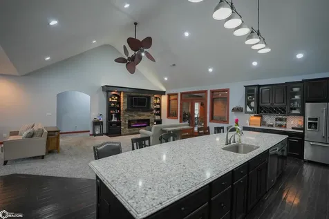 617 B Avenue E Albia IA 52531