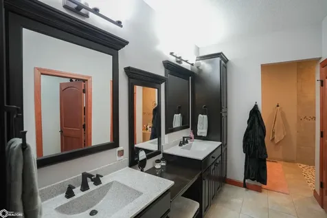 617 B Avenue E Albia IA 52531