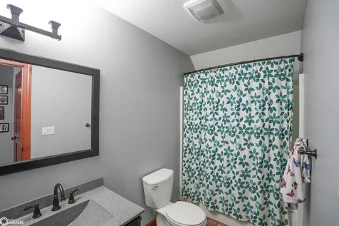 617 B Avenue E Albia IA 52531