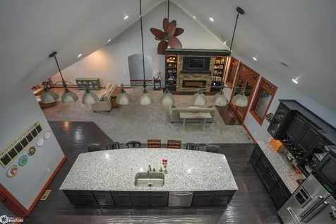 617 B Avenue E Albia IA 52531