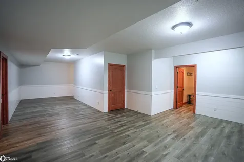 617 B Avenue E Albia IA 52531