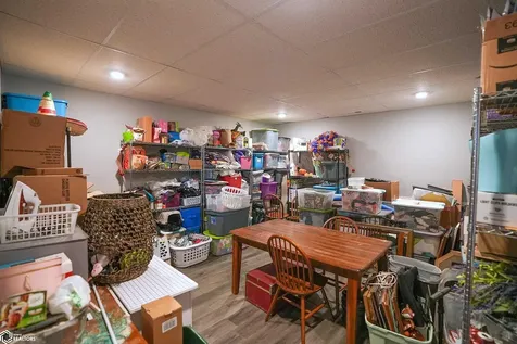 617 B Avenue E Albia IA 52531