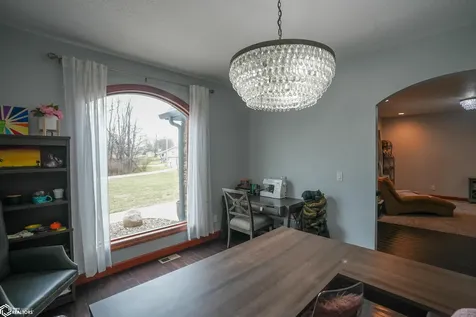 617 B Avenue E Albia IA 52531
