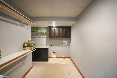 617 B Avenue E Albia IA 52531