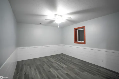 617 B Avenue E Albia IA 52531