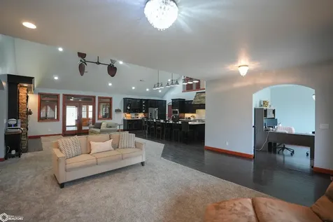 617 B Avenue E Albia IA 52531