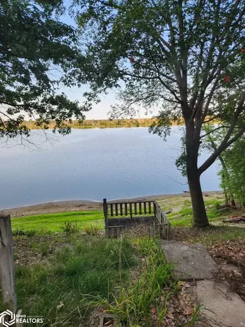 8926 93rd Avenue Wapello IA 52653