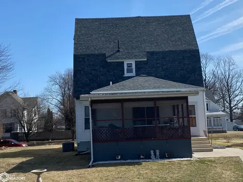 415 S Garfield Avenue Burlington IA 52601