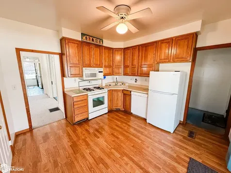 415 S Garfield Avenue Burlington IA 52601