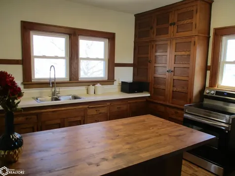 702 S Main Street Dysart IA 52224