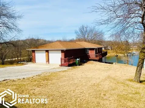 103 S Shore Drive Montezuma IA 50171