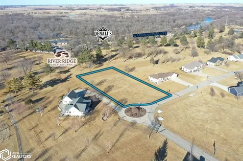 1711-12 Golf Course Boulevard Independence IA 50644