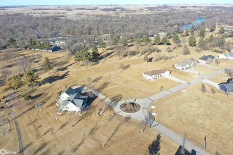 1711-12 Golf Course Boulevard Independence IA 50644