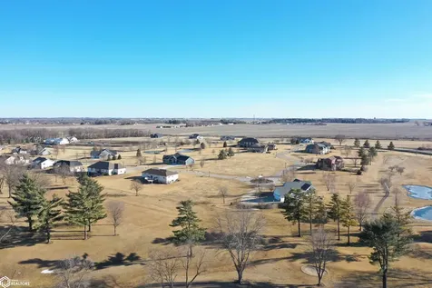 1711-12 Golf Course Boulevard Independence IA 50644