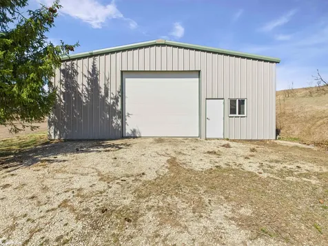 3556 Highway 99 Wapello IA 52653
