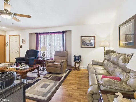 3556 Highway 99 Wapello IA 52653