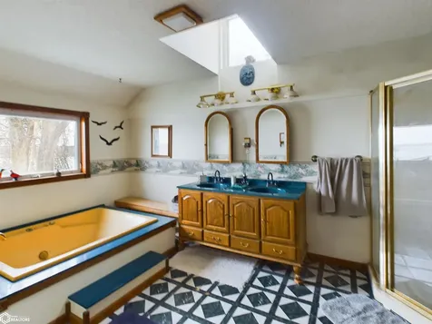 31 Bluff Park Road Montrose IA 52639