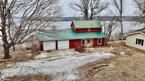31 Bluff Park Road Montrose IA 52639