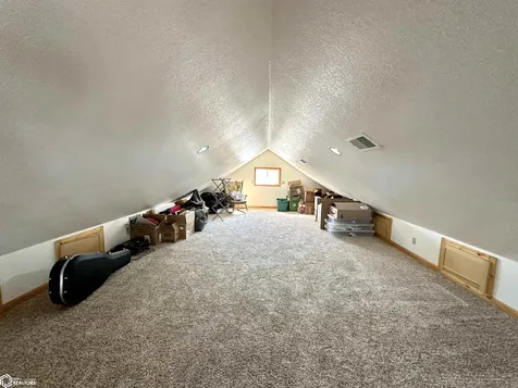 1109 E 132nd Street N Grinnell IA 50112
