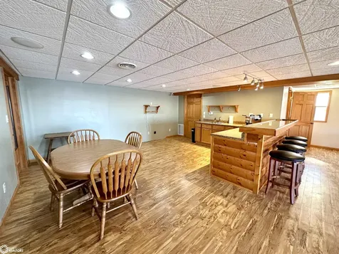 1109 E 132nd Street N Grinnell IA 50112