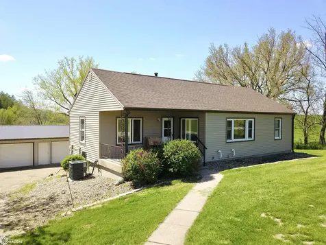 1109 E 132nd Street N Grinnell IA 50112